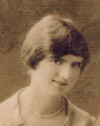 Photo of photos/Annie (Nancy) McKenzie MILLER bn 1897 Dalziel